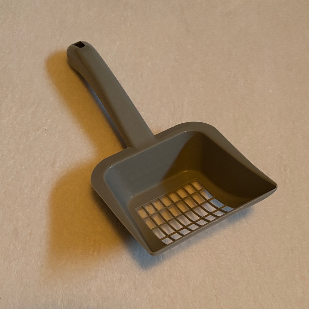 Gray Cat Litter Scoop